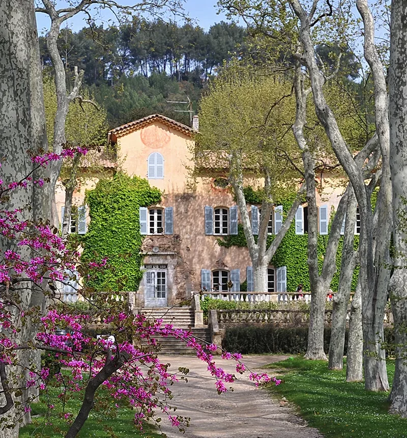 La bâtisse du château les mesclances