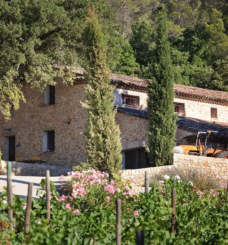 La bâtisse du domaine les terres promises