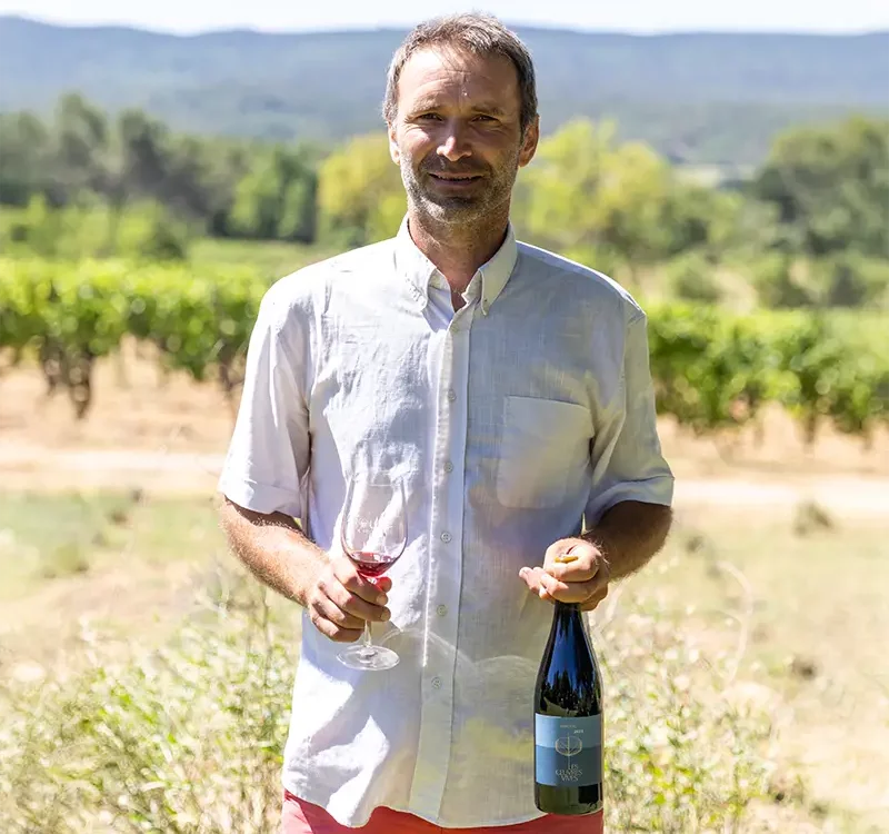 Vigneron du domaine les oeuvres vives