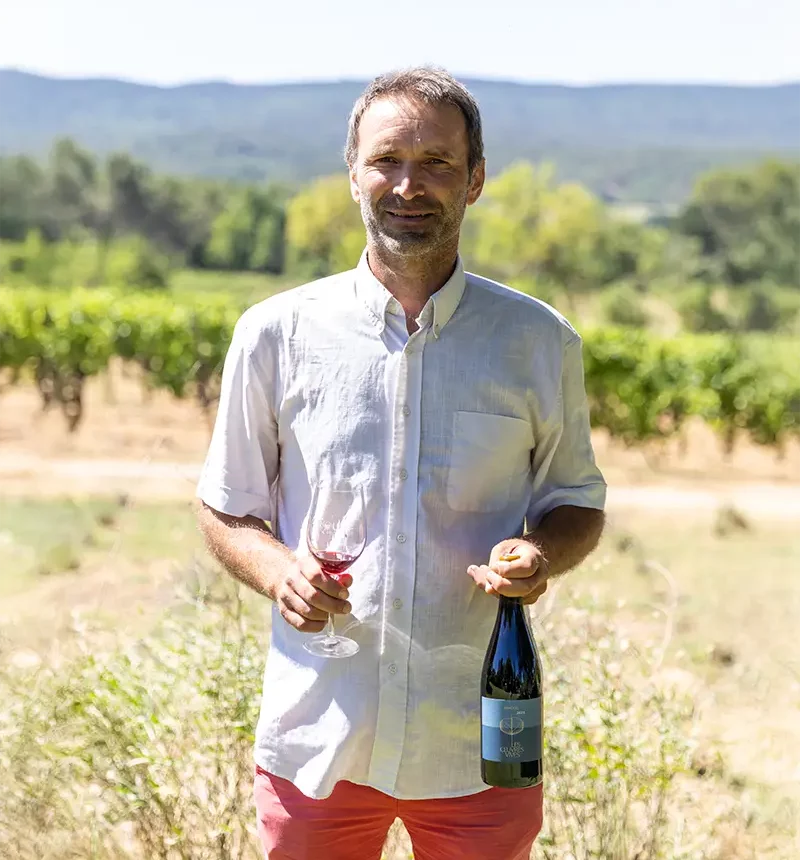 Vigneron du domaine les oeuvres vives